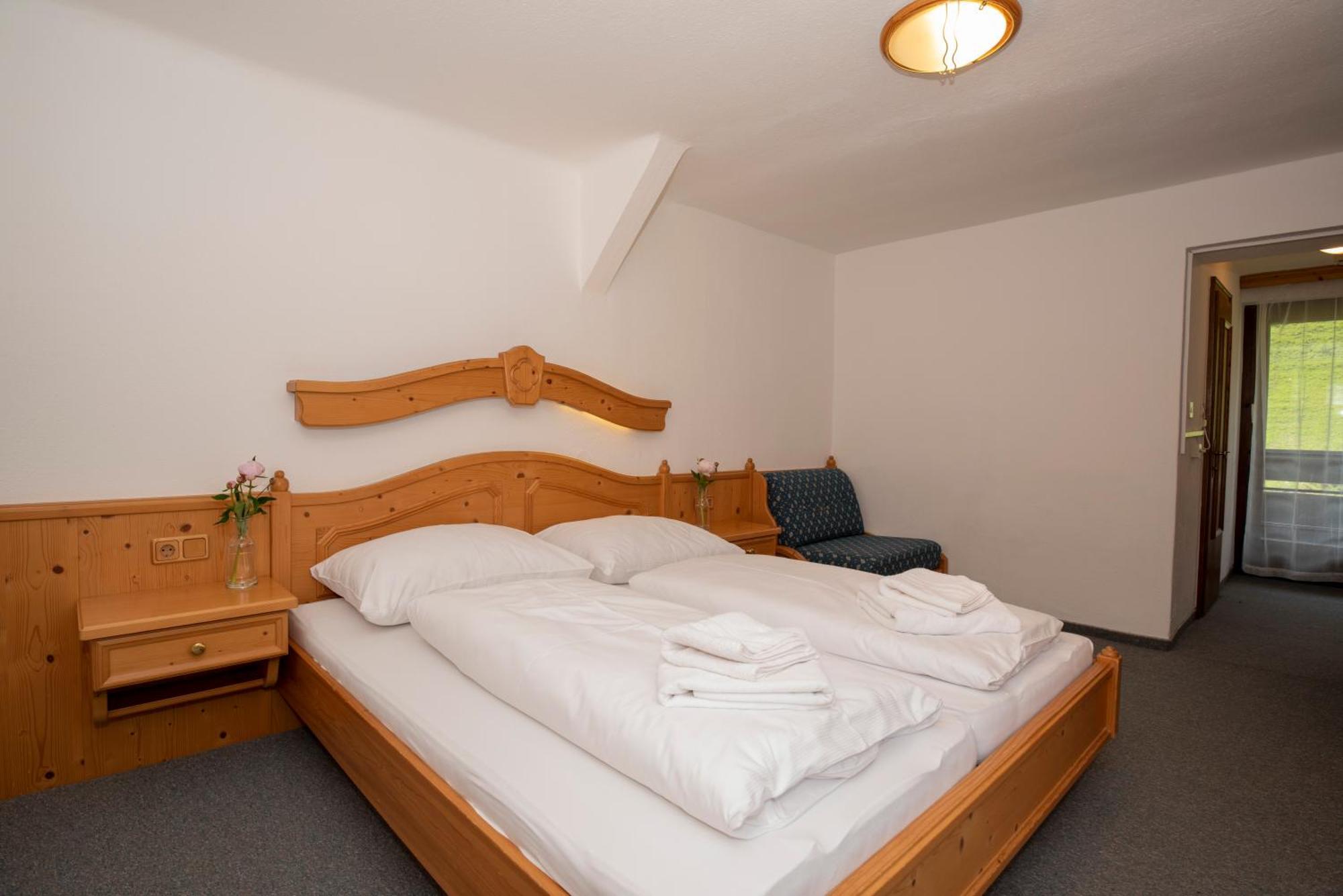 Tauplitzalm Hotel Alpen Arnika מראה חיצוני תמונה